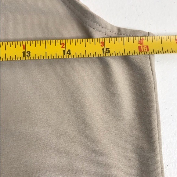Chicos Tank Top Sleeveless Cami Beige Stretch Layer Womens Size Small Smoothing - Picture 4 of 11